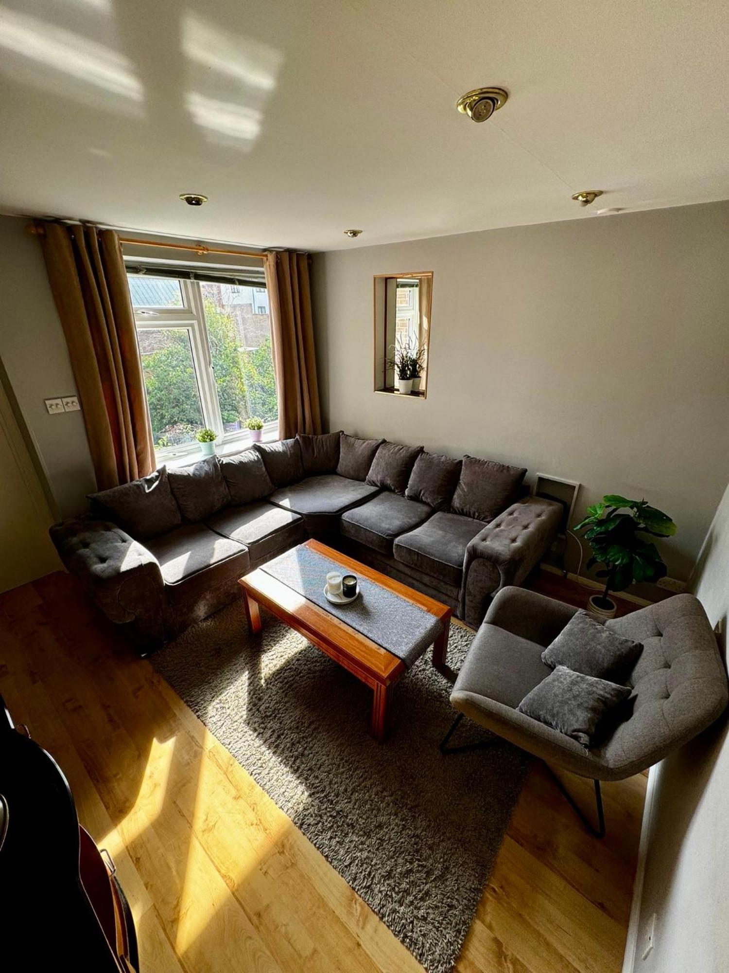 Amazing En-Suite Apartment In Finchley Central ロンドン エクステリア 写真