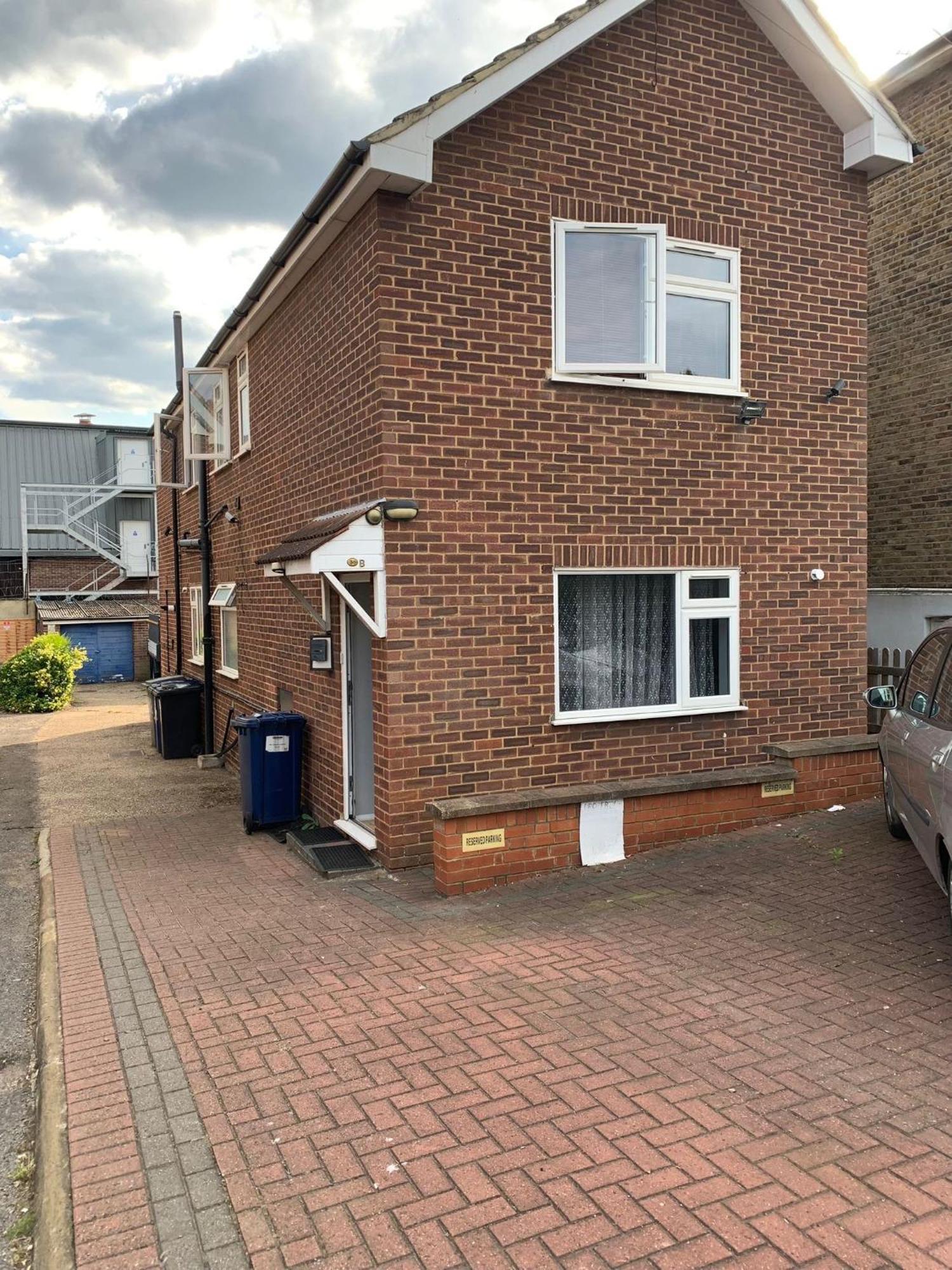 Amazing En-Suite Apartment In Finchley Central ロンドン エクステリア 写真