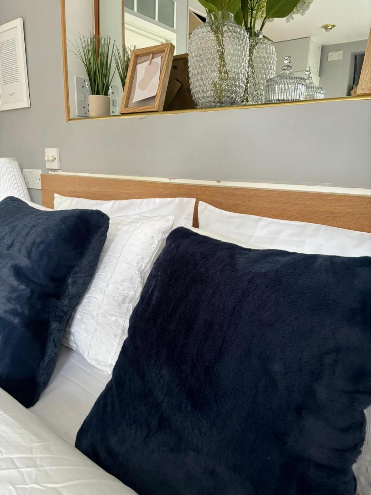 Amazing En-Suite Apartment In Finchley Central ロンドン エクステリア 写真