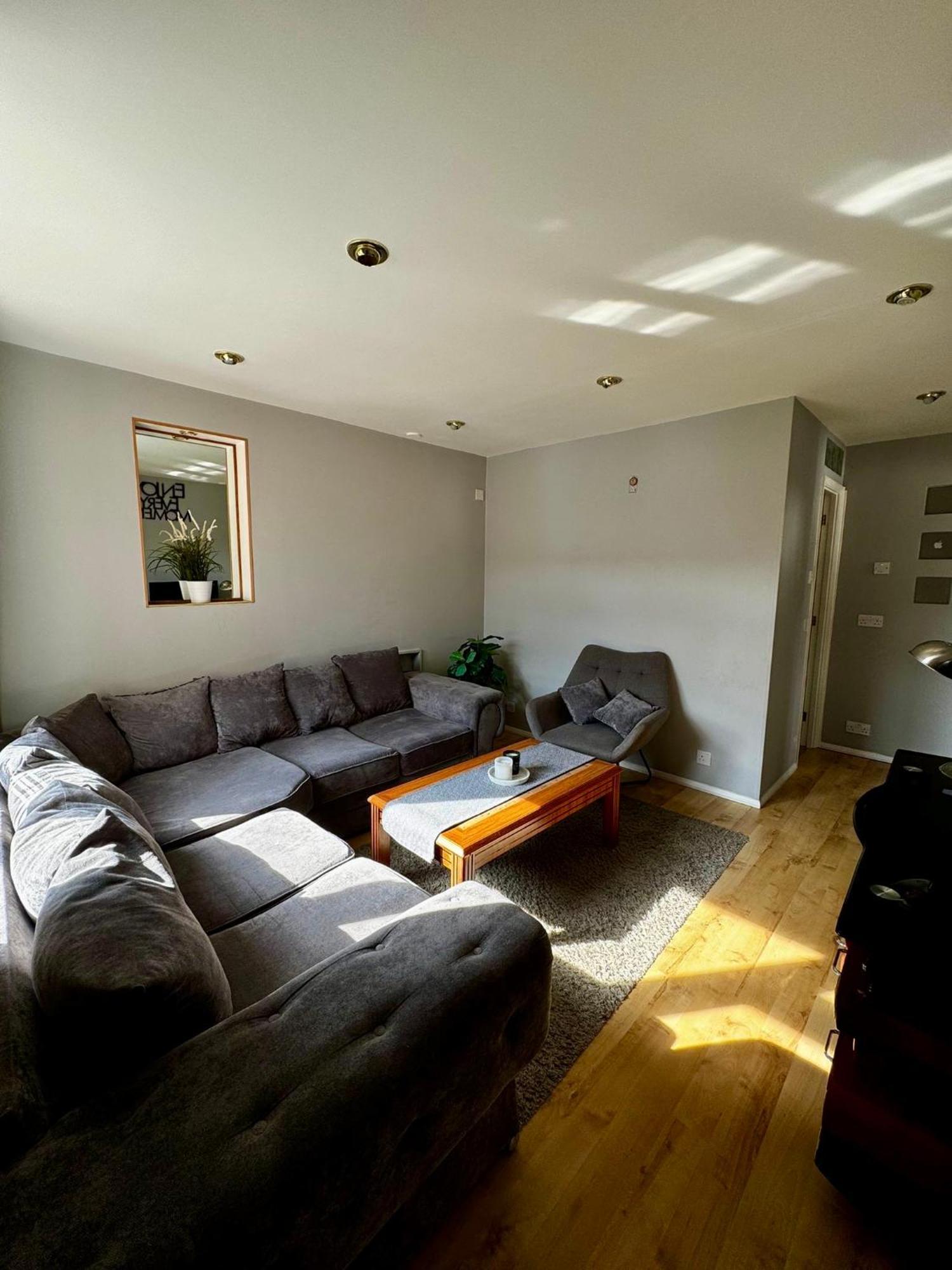 Amazing En-Suite Apartment In Finchley Central ロンドン エクステリア 写真
