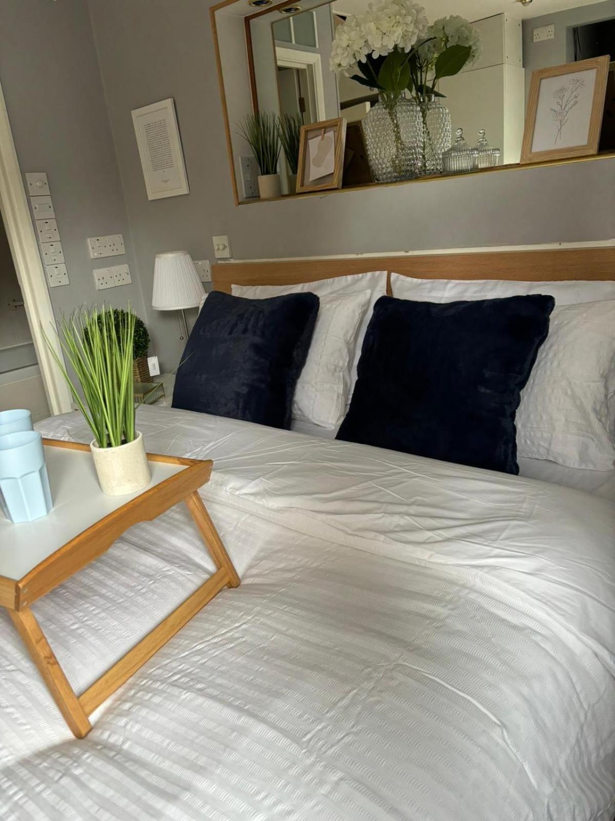 Amazing En-Suite Apartment In Finchley Central ロンドン エクステリア 写真