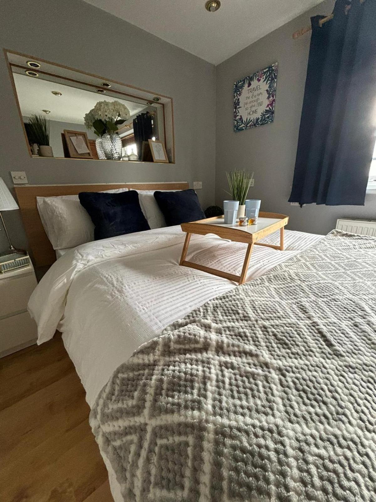 Amazing En-Suite Apartment In Finchley Central ロンドン エクステリア 写真